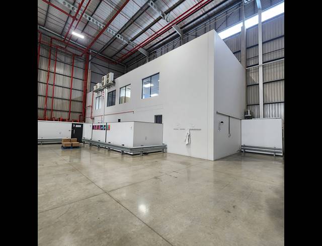 3,450M² WAREHOUSE TO LET IN RIVERHORSE VALLEY